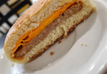 HAMBURGUINHO C/ CHEDDAR