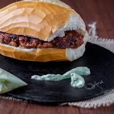 PÃO C/ ALMONDEGA E OVO