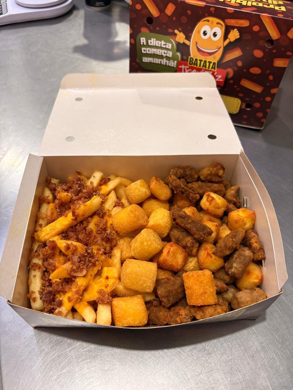 COMBO MIX 3 QUEIJOS FLAMBADO COM BACON